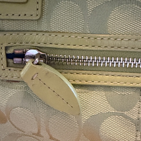 Coach Lime Green Signature Shoulder Bag - Picture 3 of 16